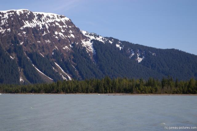 Mendenhall Glacier lake 4.jpg