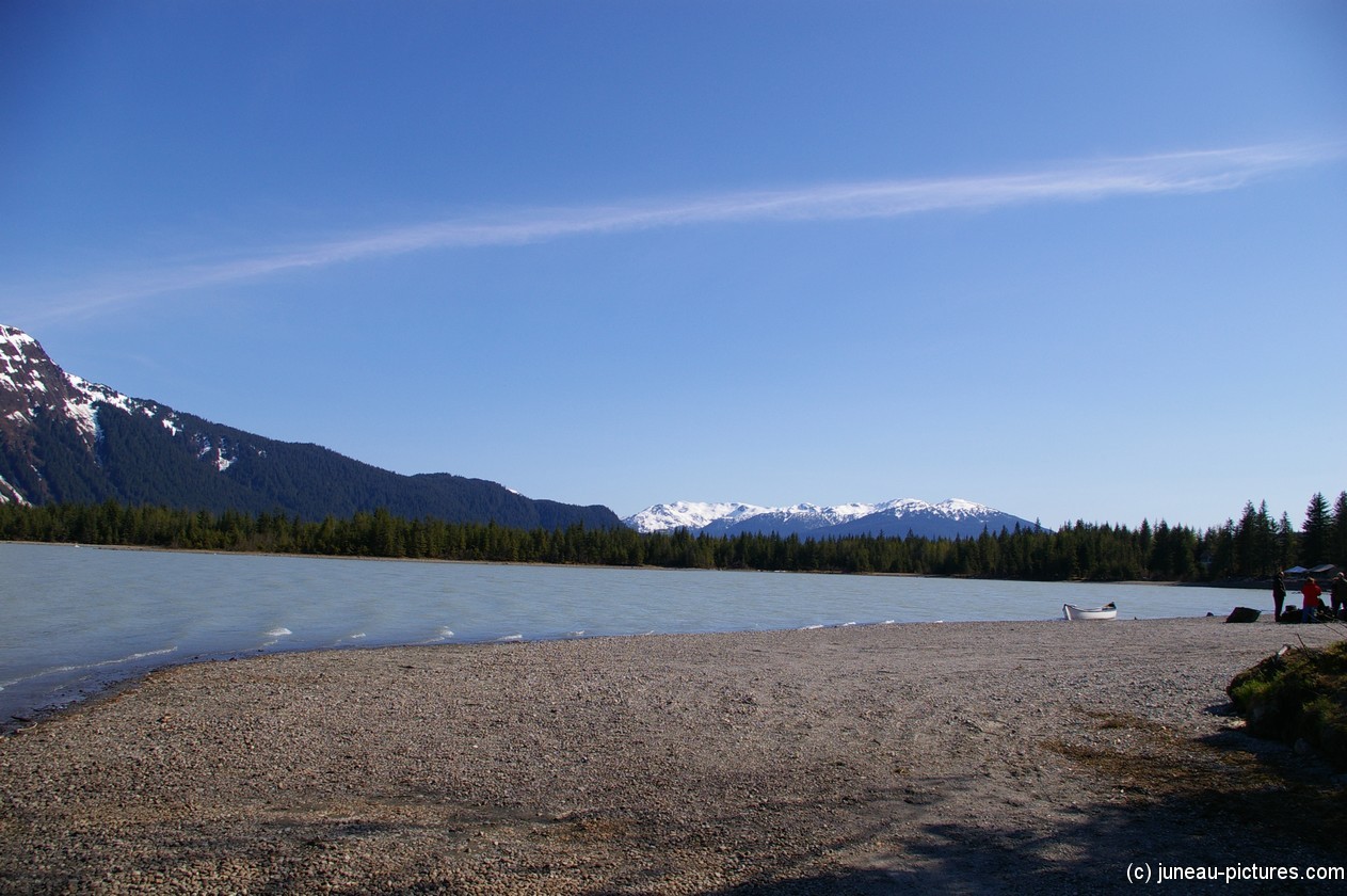 Mendenhall Glacier lake 6.jpg