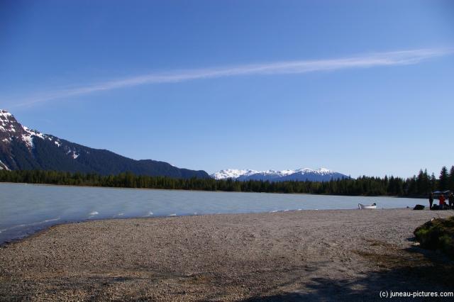 Mendenhall Glacier lake 6.jpg