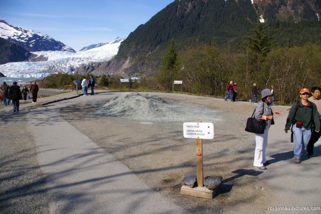 Mendenhall Glacier visitor area 4.jpg