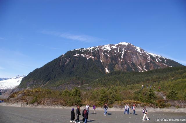 Mendenhall Glacier visitor area 7.jpg
