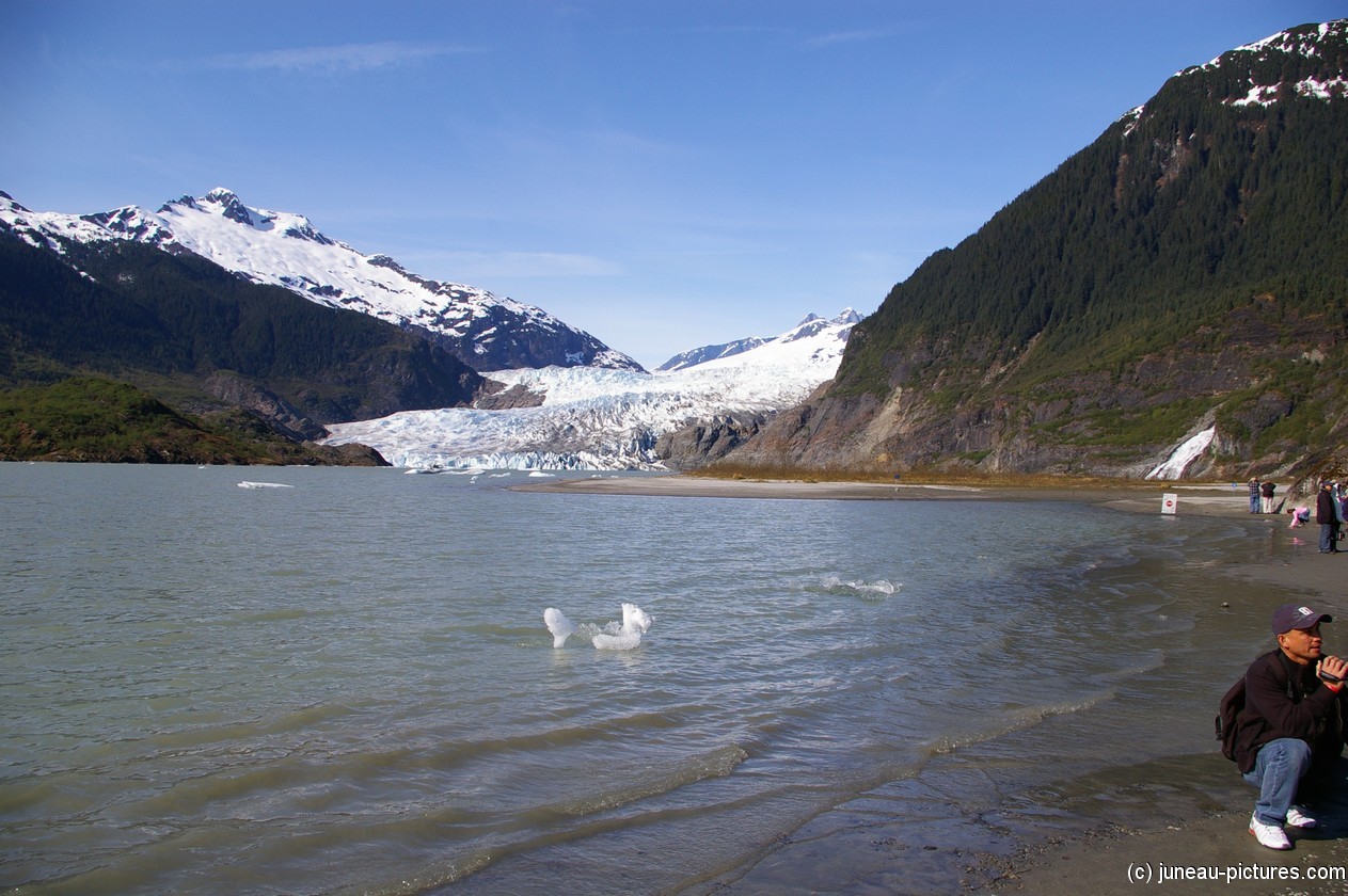 Mendenhall Glacier visitor area 10.jpg