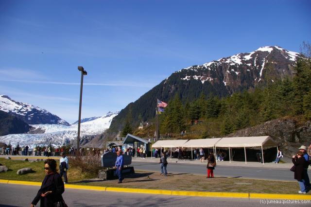 Mendenhall Glacier visitor area 20.jpg