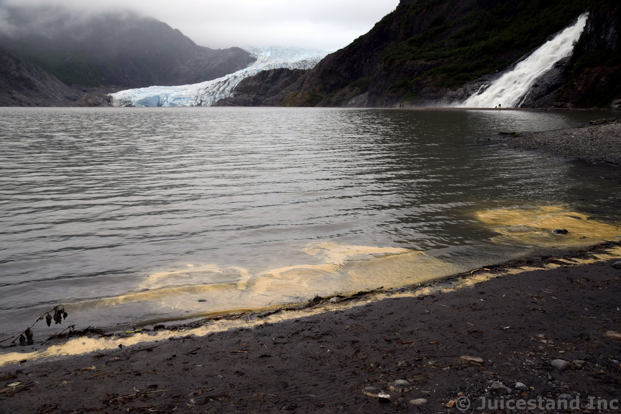 Strange Orange Residue Washing Up on Beach near Nugget Falls