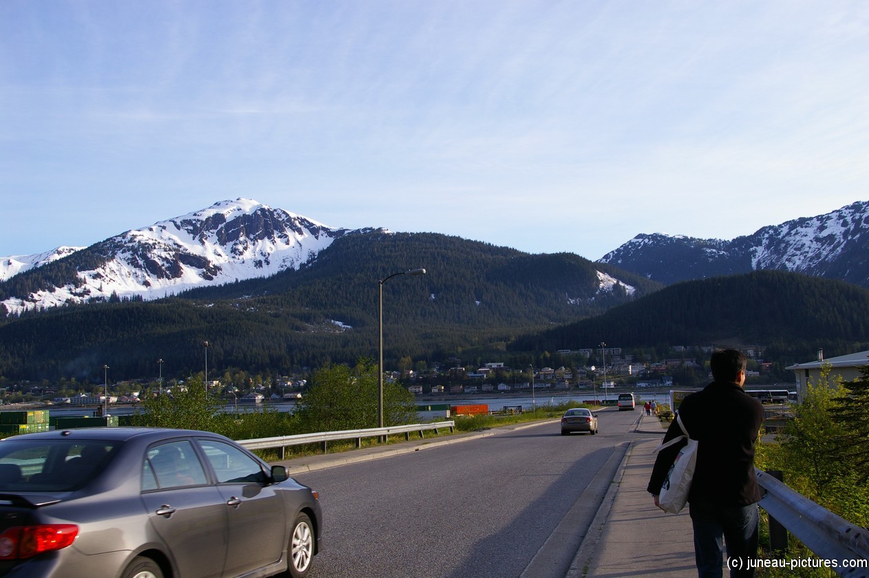 Road back to Juneau cruise pier.jpg