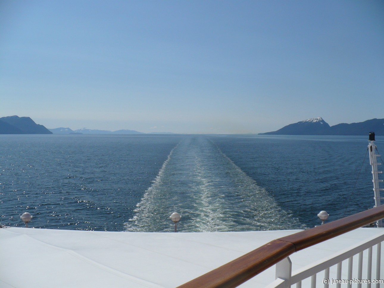Water trail left by the Norwegian Pearl.jpg
